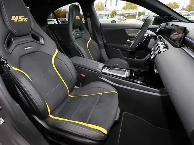 Mercedes-Benz CLA 45 AMG