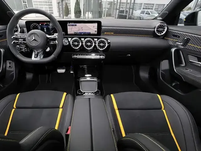 Mercedes-Benz CLA 45 AMG