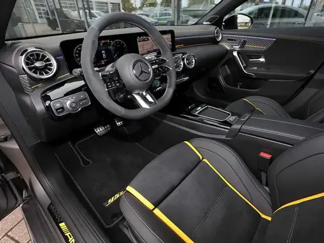 Mercedes-Benz CLA 45 AMG