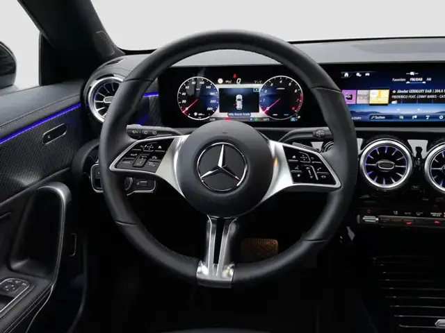 Mercedes-Benz CLA 180