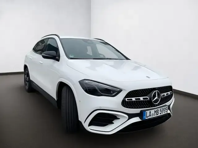 Mercedes-Benz GLA 200