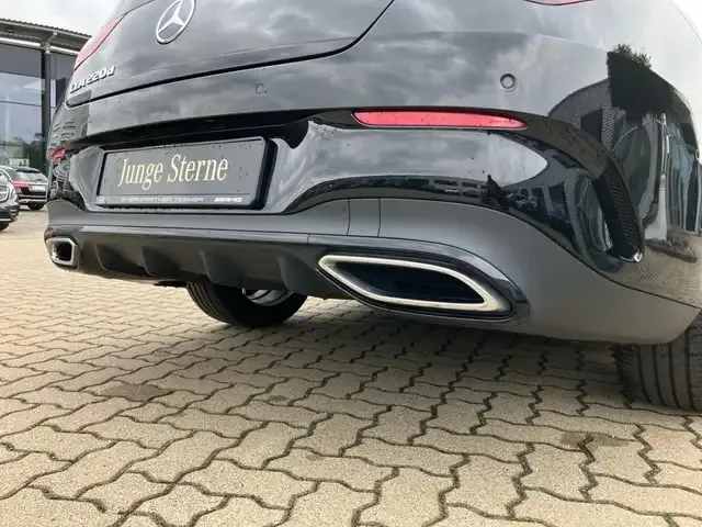 Mercedes-Benz CLA 220