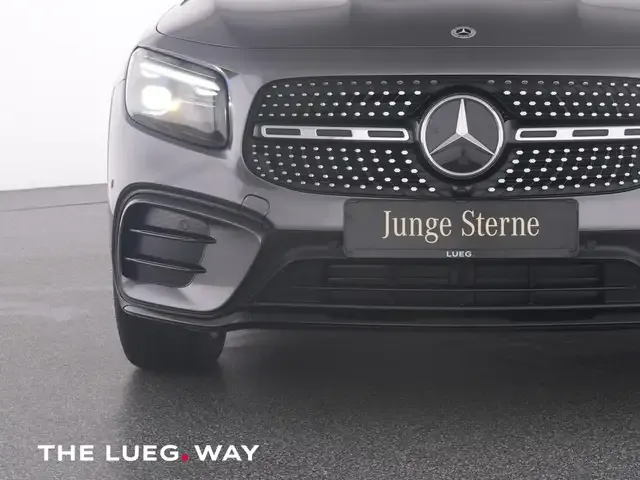 Mercedes-Benz GLB 220