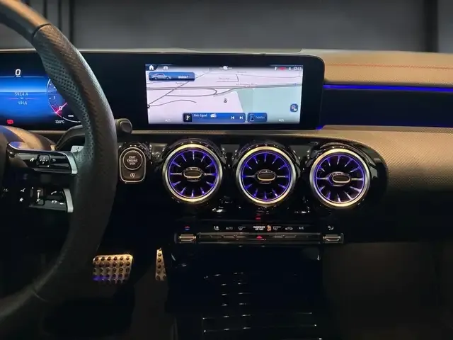 Mercedes-Benz CLA 200