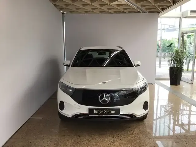 Mercedes-Benz EQA 300