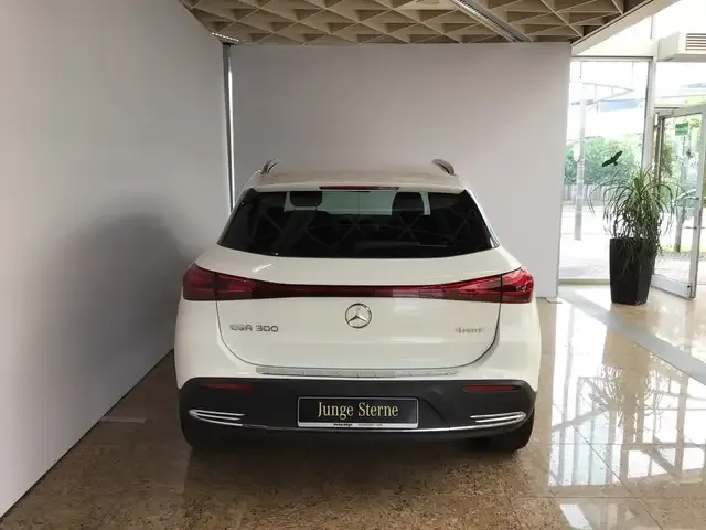 Mercedes-Benz EQA 300