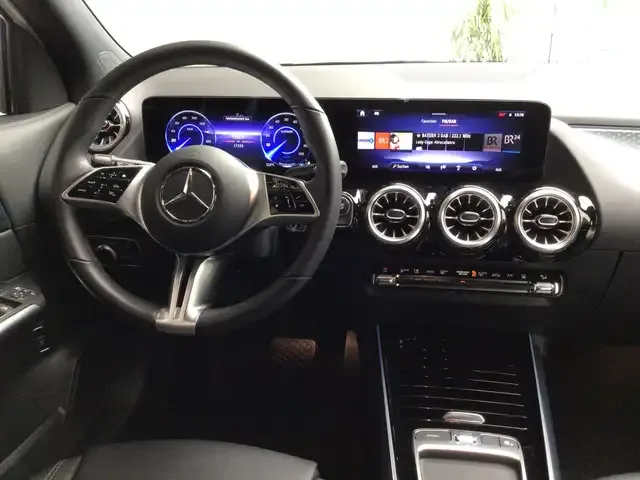 Mercedes-Benz EQA 300