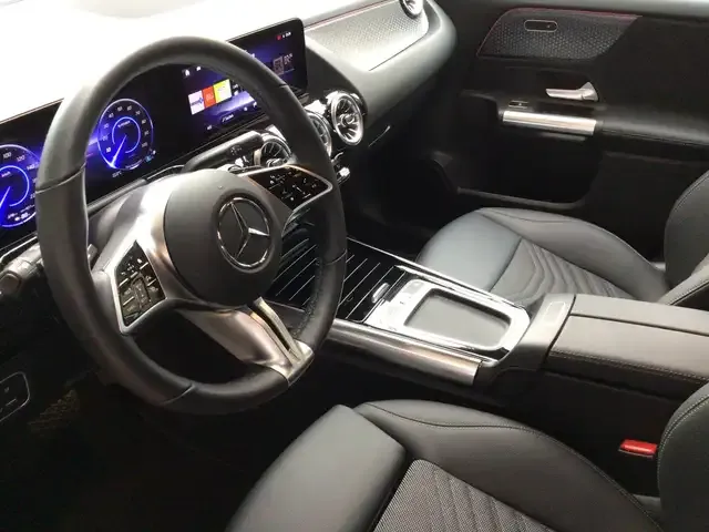 Mercedes-Benz EQA 300