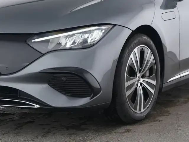 Mercedes-Benz EQE 300