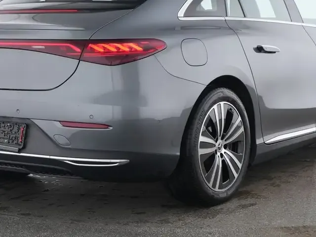 Mercedes-Benz EQE 300