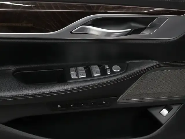 BMW 740