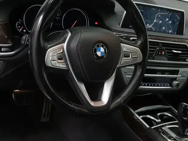BMW 740