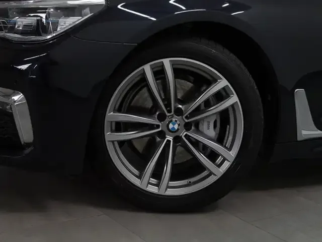 BMW 740