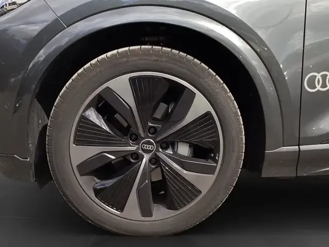 Audi Q6