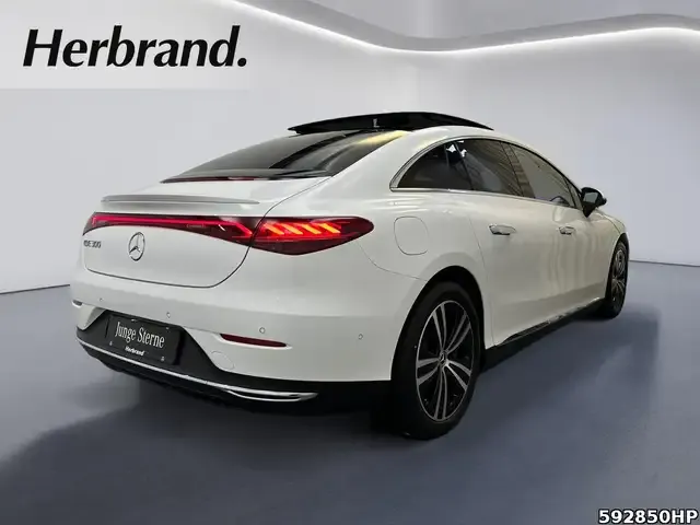 Mercedes-Benz EQE 300