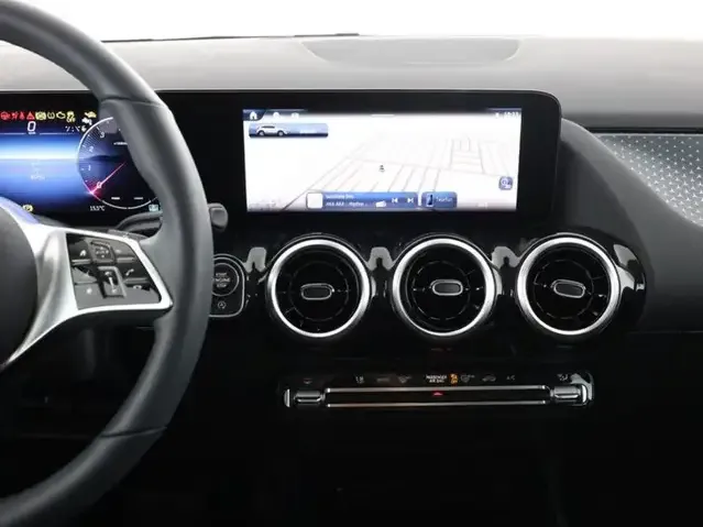 Mercedes-Benz GLA 180