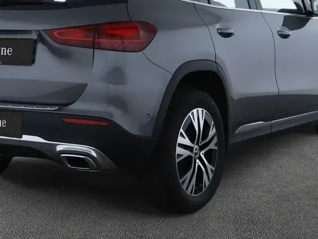 Mercedes-Benz GLA 180