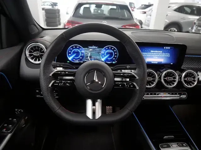 Mercedes-Benz EQB 300