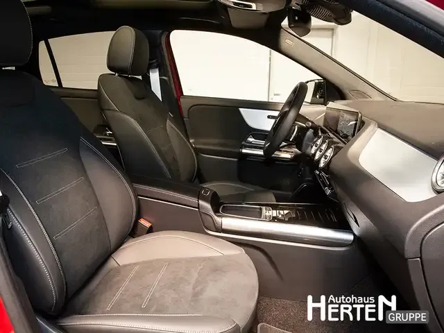 Mercedes-Benz GLA 180