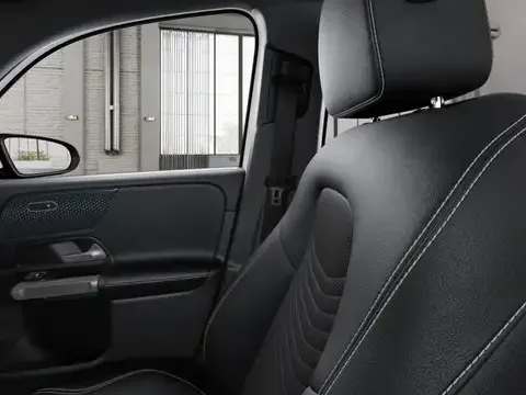 Mercedes-Benz GLB 220