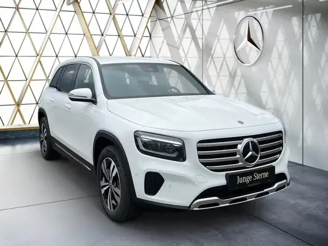 Mercedes-Benz GLB 220