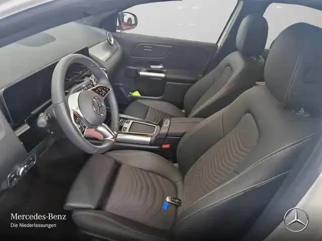 Mercedes-Benz EQA 300