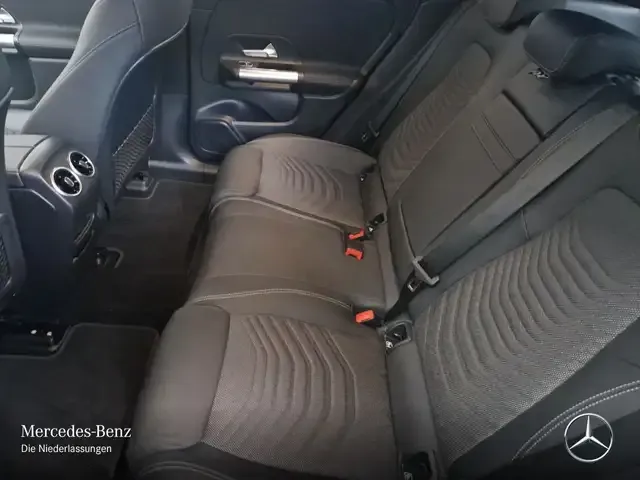 Mercedes-Benz EQA 300