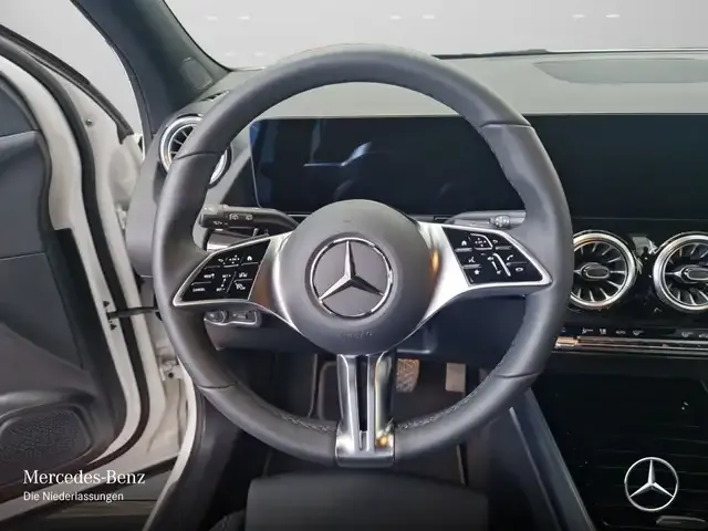 Mercedes-Benz EQA 300