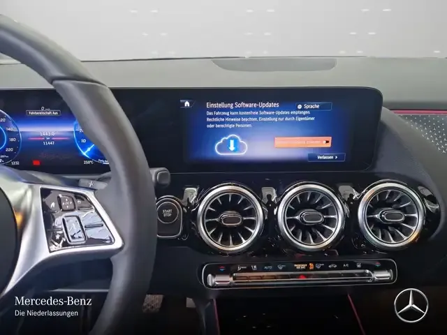 Mercedes-Benz EQA 300