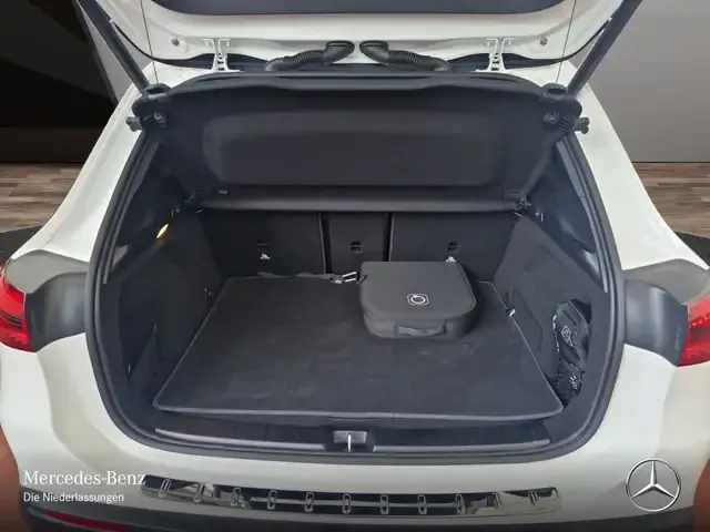 Mercedes-Benz EQA 300