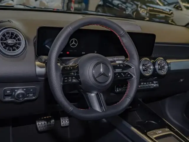 Mercedes-Benz GLB 220