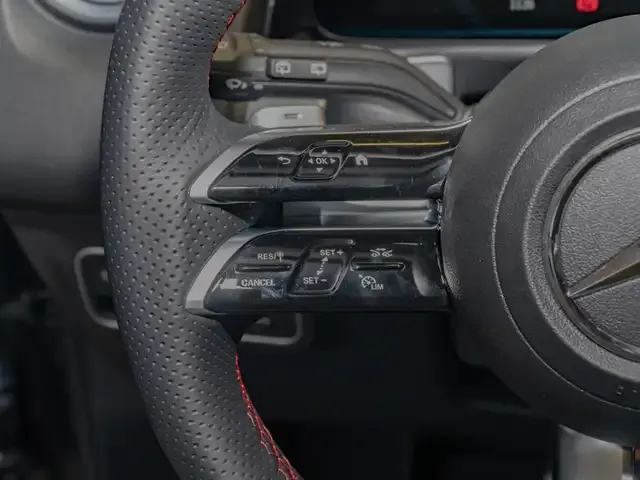 Mercedes-Benz GLB 220
