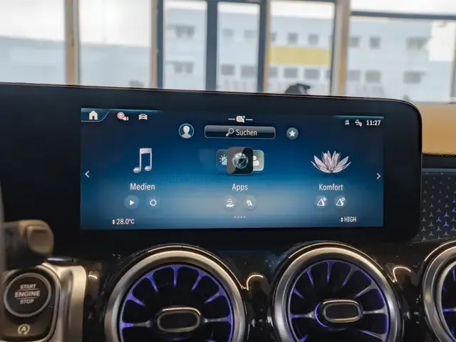 Mercedes-Benz GLB 220