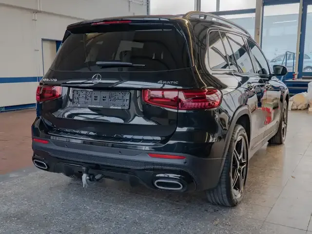 Mercedes-Benz GLB 220