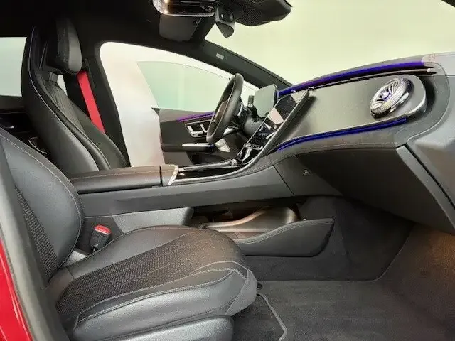 Mercedes-Benz EQE 300