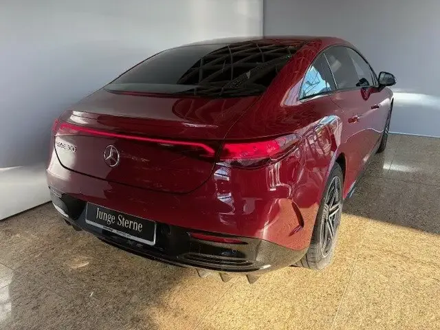 Mercedes-Benz EQE 300