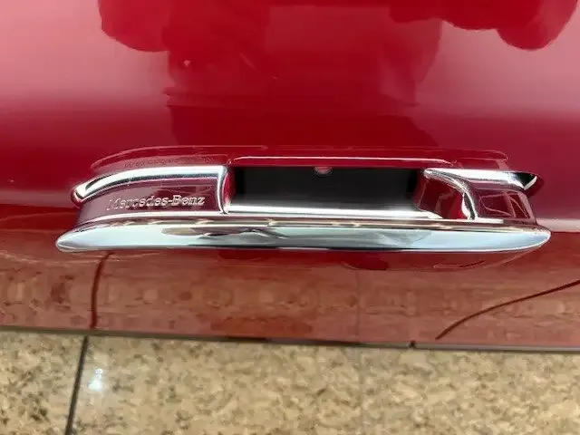 Mercedes-Benz EQE 300