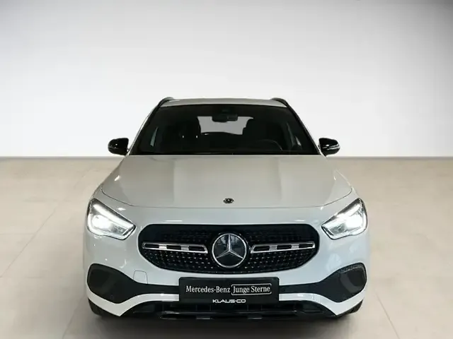Mercedes-Benz GLA 200