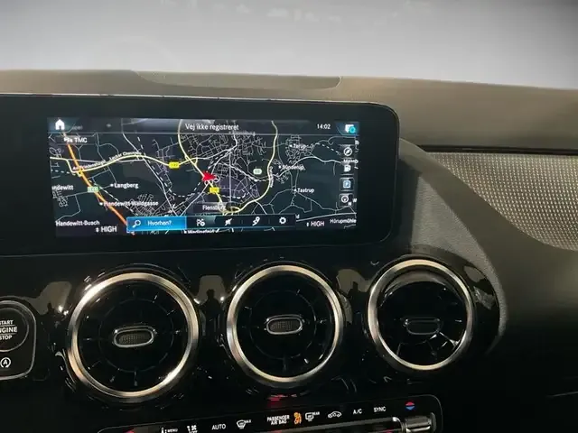 Mercedes-Benz GLA 200