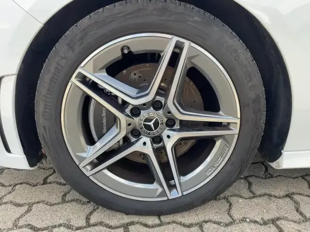 Mercedes-Benz B 220
