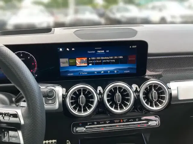 Mercedes-Benz GLB 200