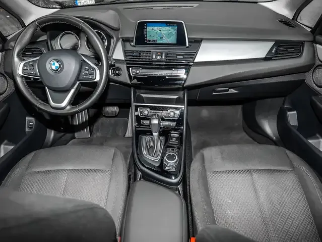 BMW 225