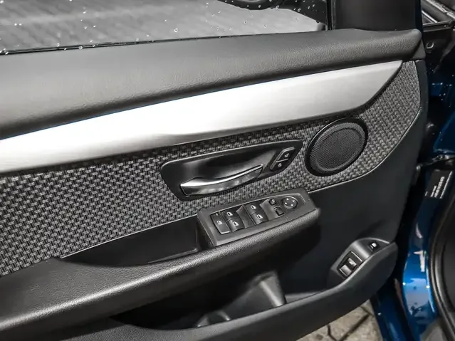 BMW 225