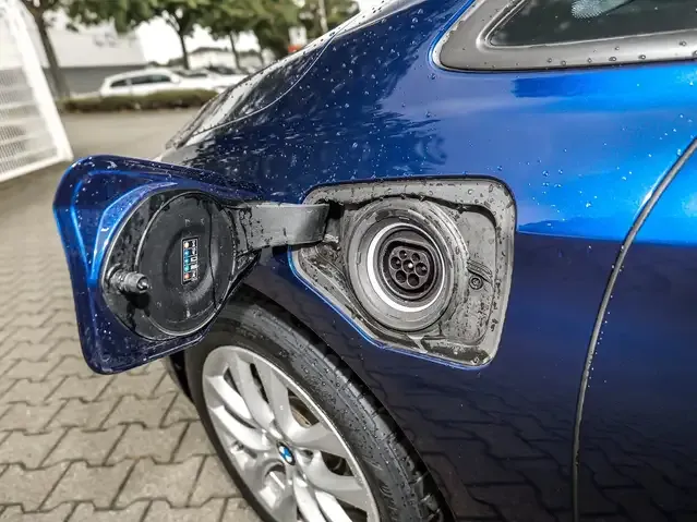 BMW 225