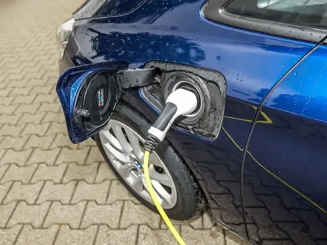 BMW 225