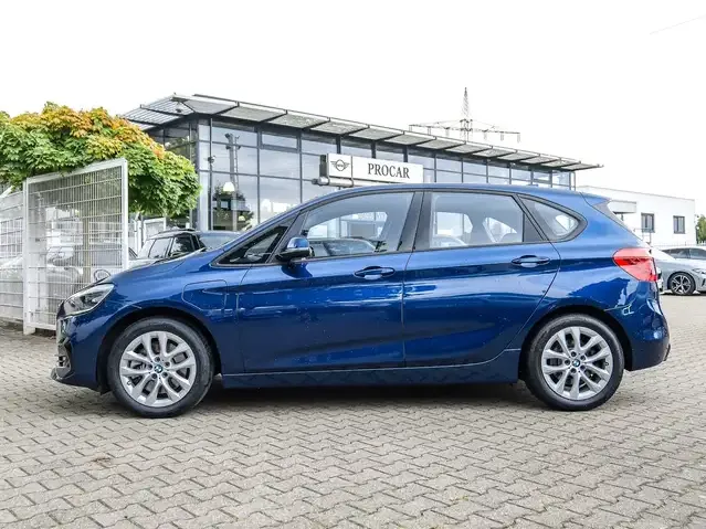 BMW 225