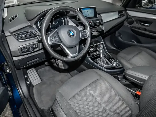 BMW 225