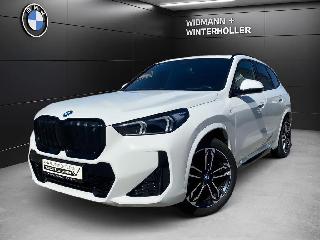 BMW iX1