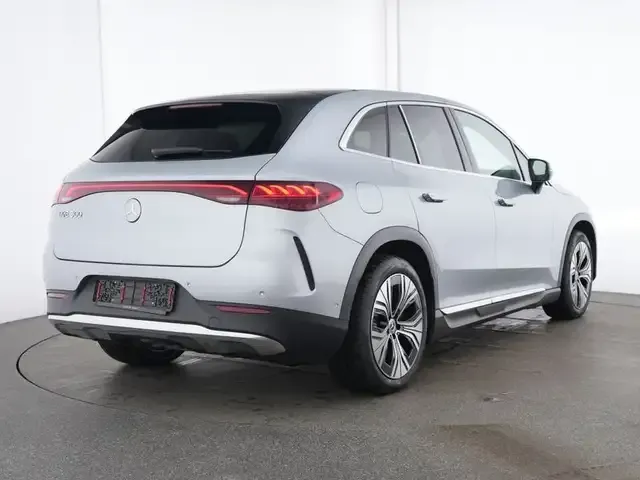Mercedes-Benz EQE SUV