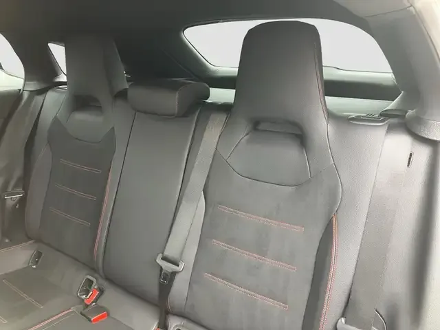 Mercedes-Benz CLA 45 AMG